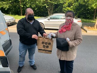 80 masques récupéré chez cette bénévole à domicile